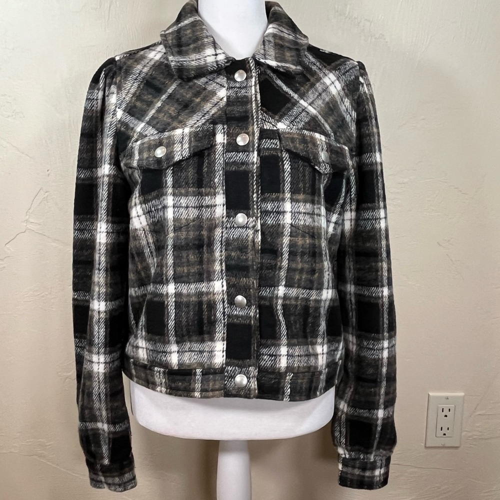 NWT-Blank NYC All The Best Cropped Shacket